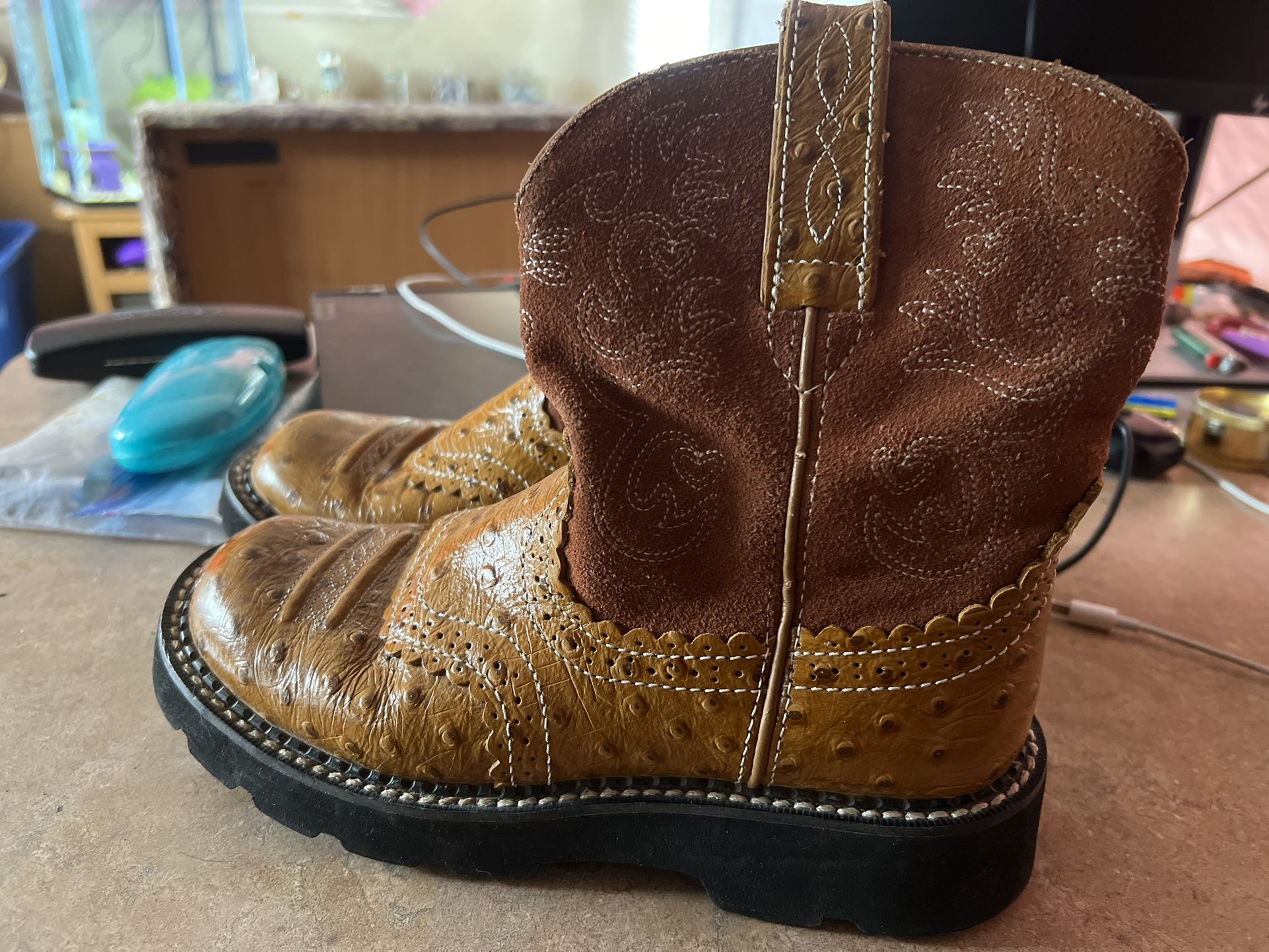 Ariat Fatbaby Ostrich Leather Women’s 6 1/2 B