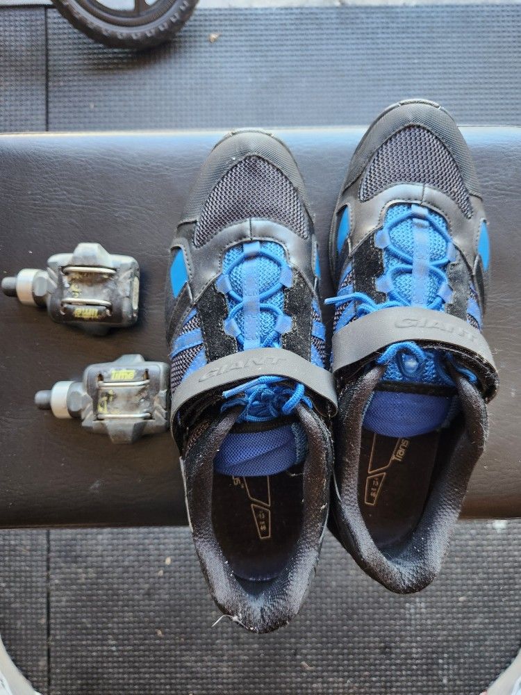 Giant Cycling Shoes With Time Clip In Pedals And Cleats