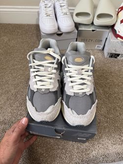 Size 8.5 2002r raincloud