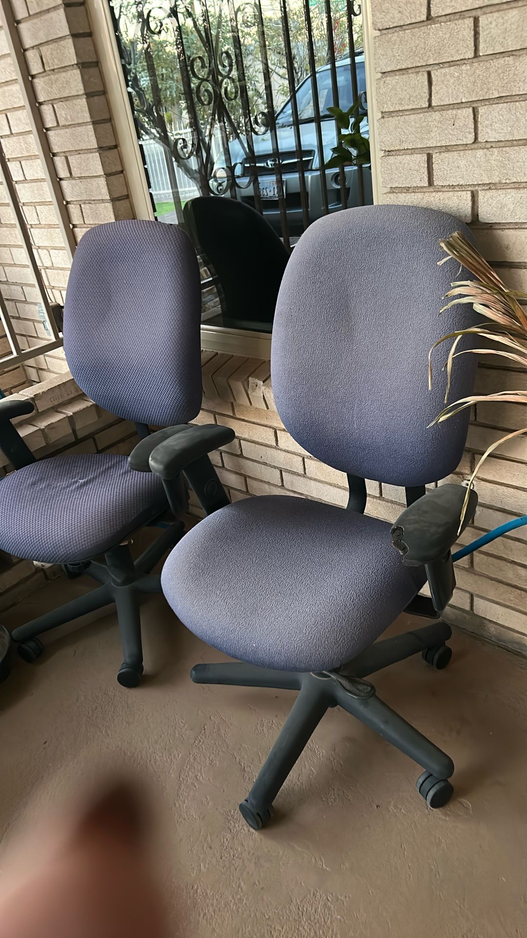 2 Office Chairs. Excellent Good Quality Chairs. Dusty In Storage. 15.00 Each