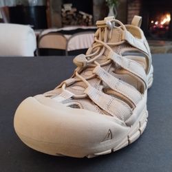 (Size-11) Brand New Sandals KEEN womens Newport H2 waterproof
 