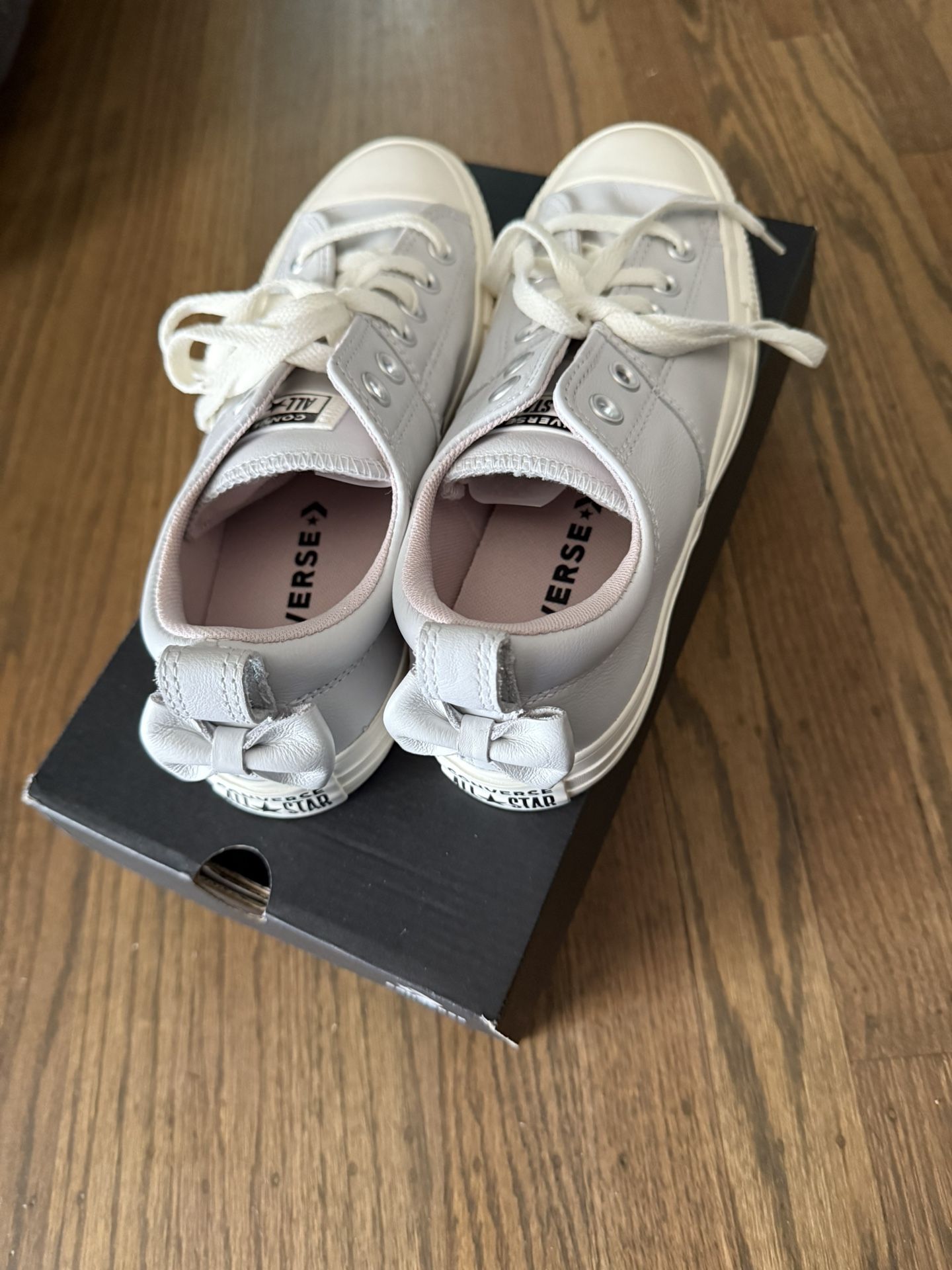 Converse New Womens 8.5