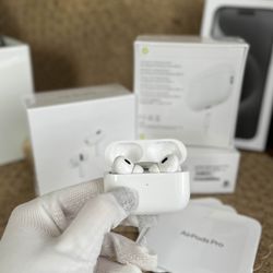 Airpods Pro 2nd Generation with Wireless Charging case (USB-C)