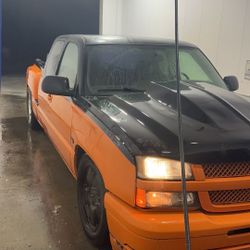 2005 Chevy Silverado Stepside 6ft Bed
