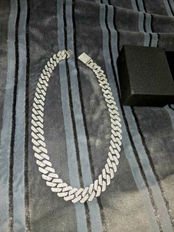 Iced Out HipHop Style 22" Cuban Link Chain Necklace