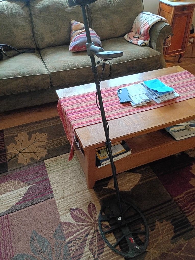 Minelab Equinox 600 Detector W/ 11 In Coil