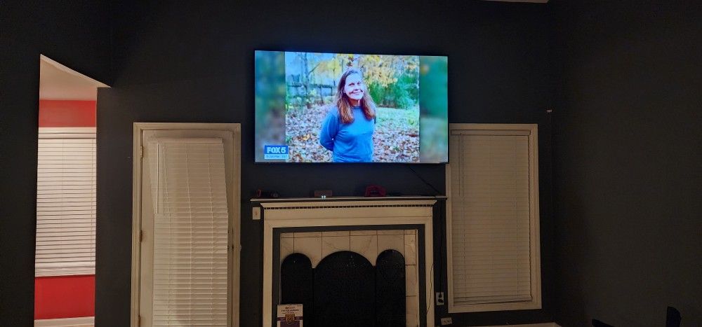 TV'S,Microwave,Entertainment Centers Set UP