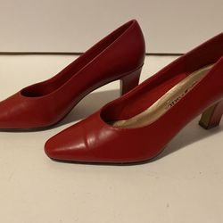 Women’s Life Stride Red Pumps Size 7