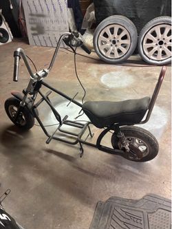 Mini chopper and A (Costume  2 Stroke Razor dirt bike 👀