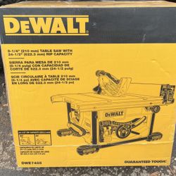 Dewalt 8.25(210mm) Table Saw with 24.5(622.3mm) RIP Capacity 