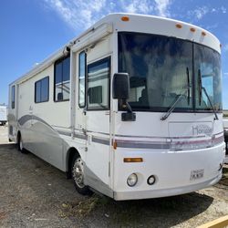 2001 Winnebago Horizon (diesel Pusher)