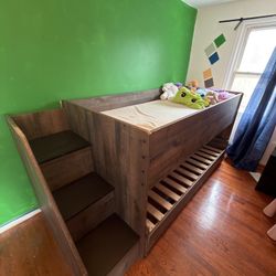 Selling a sturdy solid wood bunk bed in great condition! Perfect for kids’ rooms and built to last.