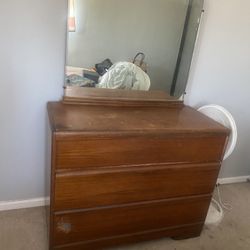 Dresser With Mirror