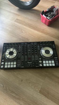Like new pioneer ddj sx2 turntable