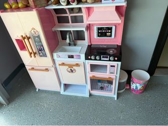 Play kitchen princess