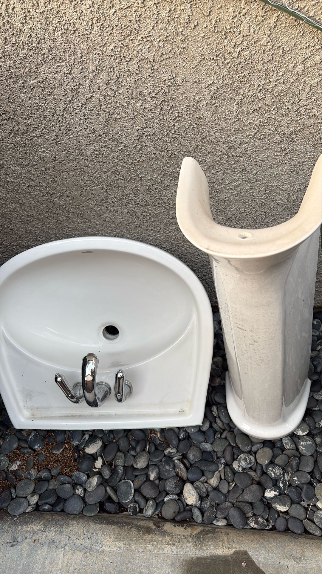 Pedestal Sink
