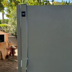 Hot Point Fridge