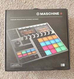 Native Instruments Maschine Plus + Standalone Production Workstation