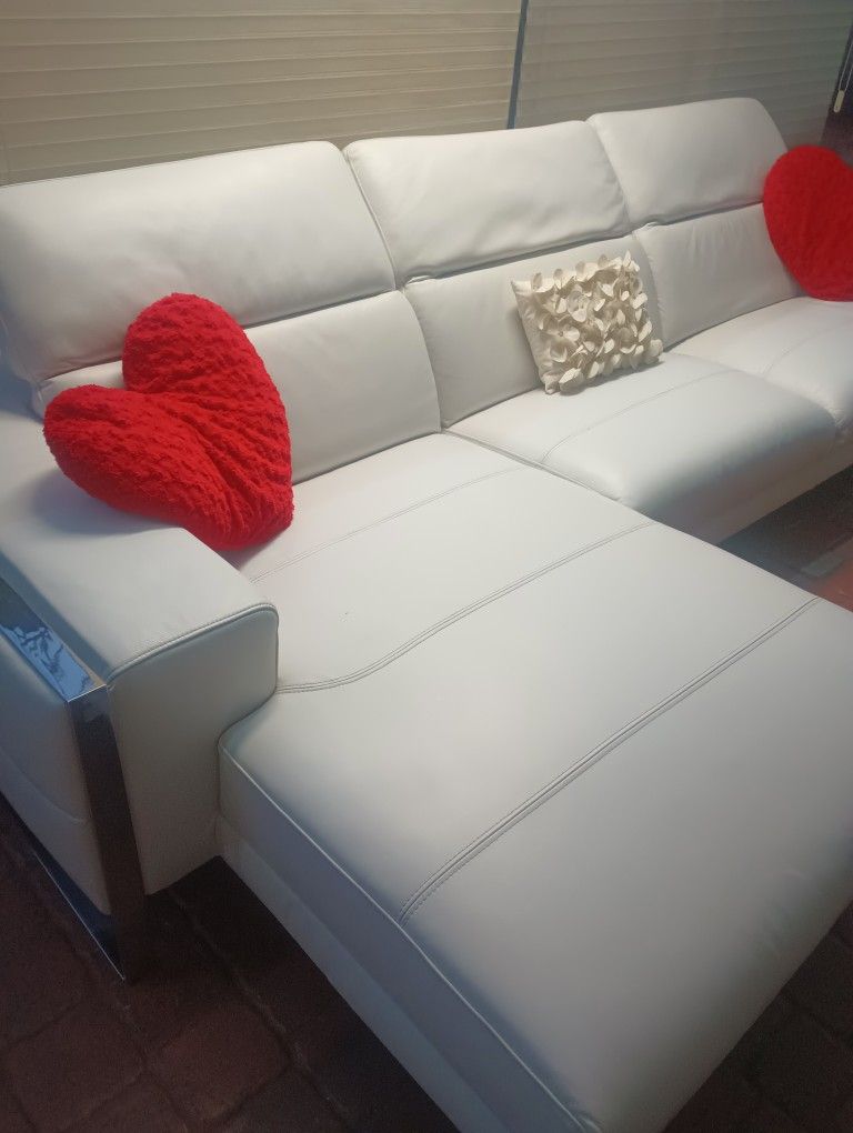 SECTIONAL GENUINE LEATHER WHITE COLOR.. DELIVERY SERVICE AVAILABLE 🚚⚡🚚