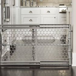 Baby gate 