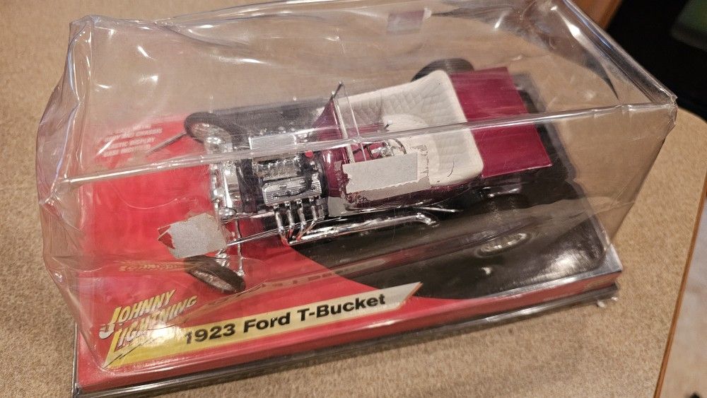 Johnny Lightning 1923 Ford T-Bucket 1:18 Scale Die Cast Model Car