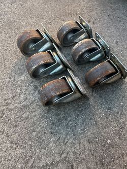 Swivel Iron Caster - Used Wheel - Good Condition