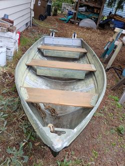 Lake Boat  for only $275