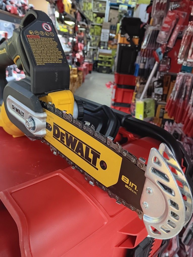DeWalt 20V Max 8in. Brushless Cordless Pruning Chainsaw. Tool-Only