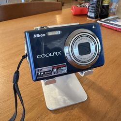 Nikon COOLPIX S630 Digital Camera – Midnight Blue (12MP, 7x Zoom)