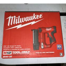 BRAND NEW MILWAUKEE 2540-21 M12 23 GAUGES PIN NAILER KIT