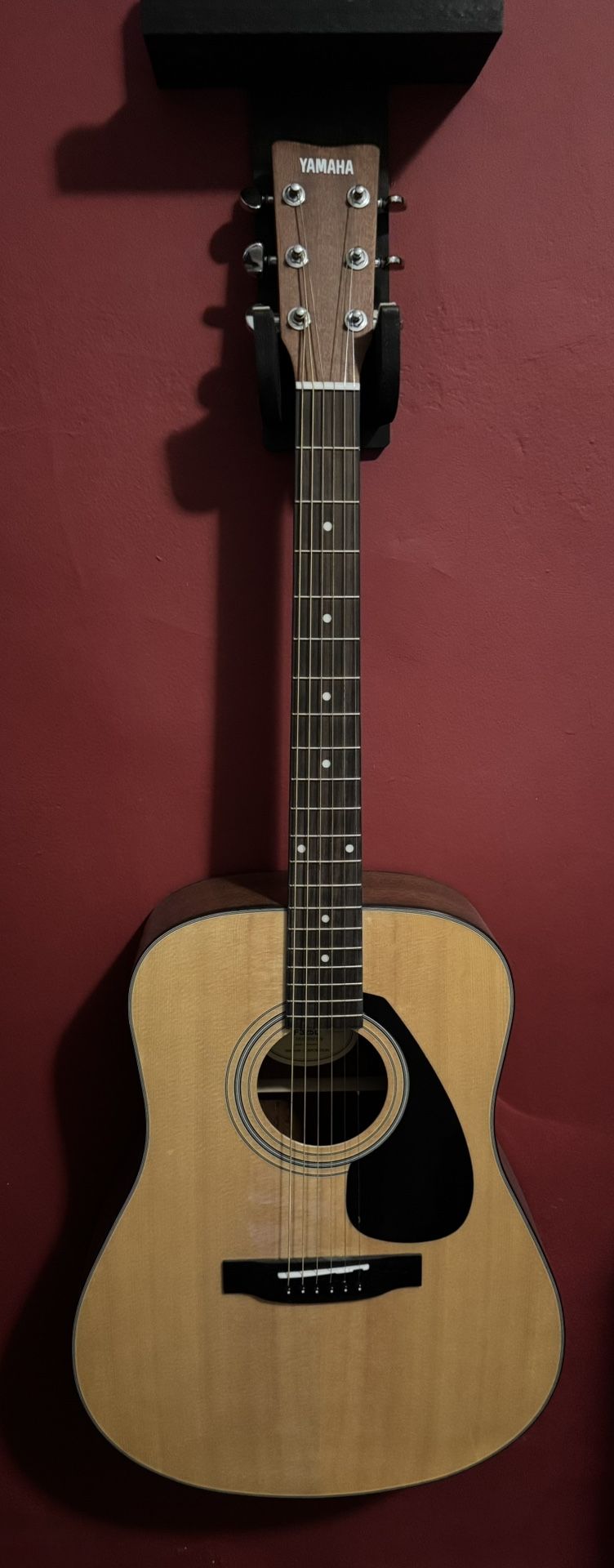 Yamaha Acoustic Guitar
