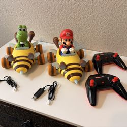 Carrera RC Mario Kart Bumble V Mario & Yoshi Twin Set 1:18 RC Cars 2 Controllers 2 Chargers