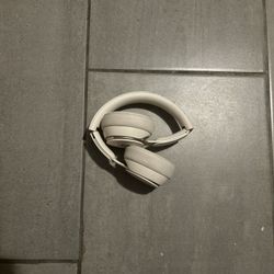 Beats Solo Pro