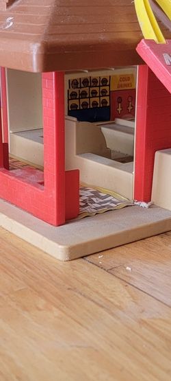 Plays kool McDonald's Restaurant 1970s