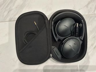 Boss Noise Canceling Headphones (QC 35)