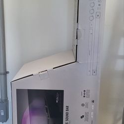 Brand New Klipsch Sound Bar Cinema 800.