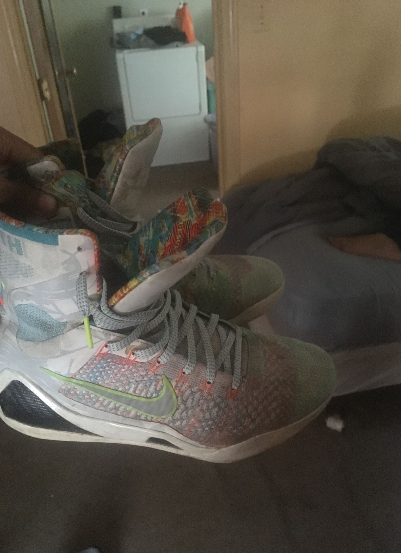 nike kobe “what the” sz 10.5