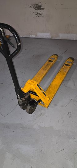 Uline Pallet Truck