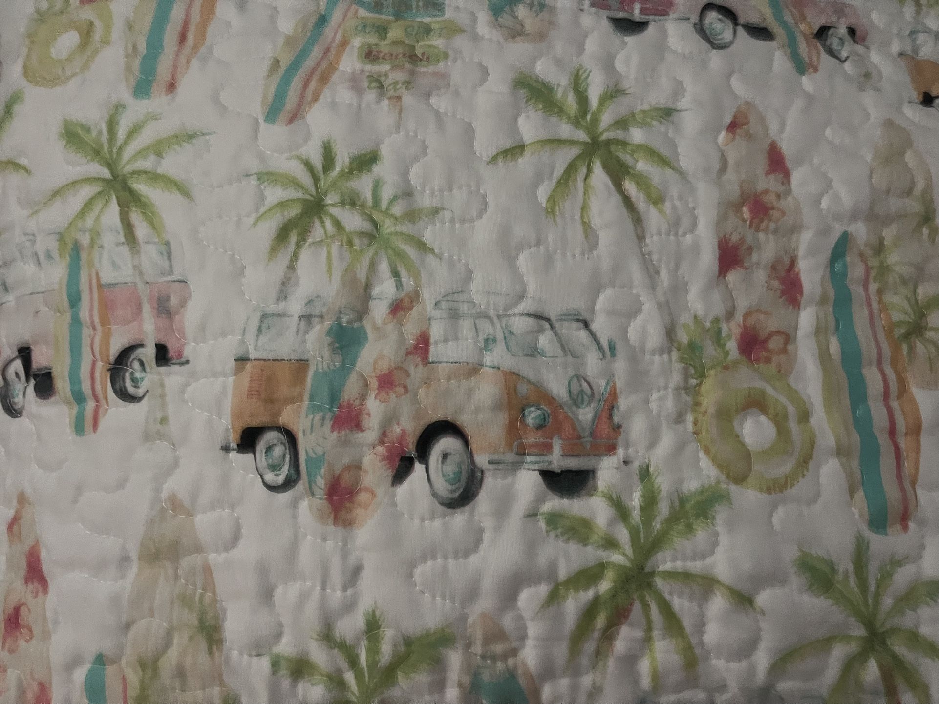 VW Bus Queen Comforter and Sheet Set Like New