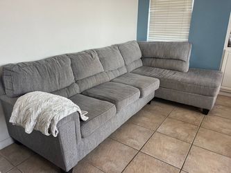 Gray Sectional Sofa w/ Chaise — L-Shaped, Seats 5+