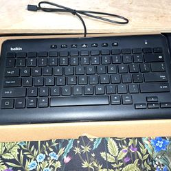 Belkin keyboard For iPad & iPhone With Lightning Port 