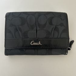 Coach Women’s Black Leather Wallet With 3 Flaps