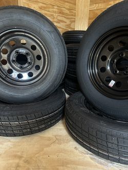 205/75R15 Tire on 5-Lug Rim – Brand New!