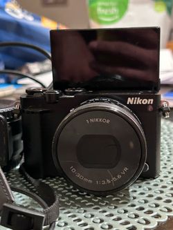Nikon 1 J5 Camera