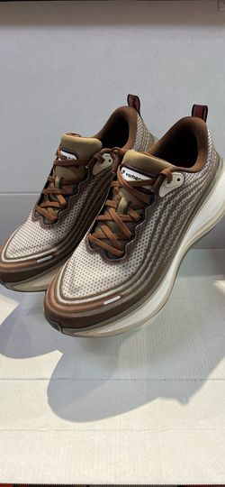 NIKE VOMERO PLUS QS “OFF NOIR PECAN PHANTOM”