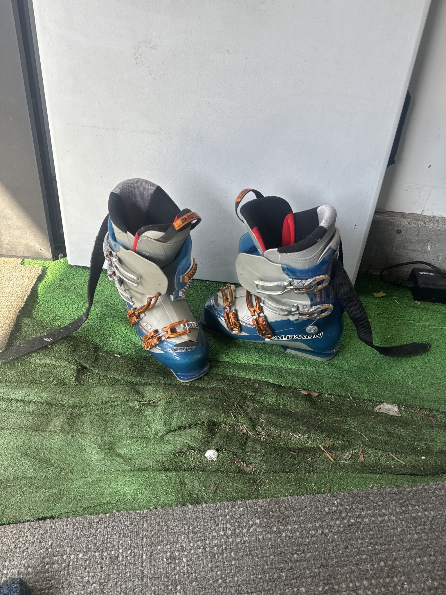 Used Salomon Mission 8 Ski Boots - Size 27