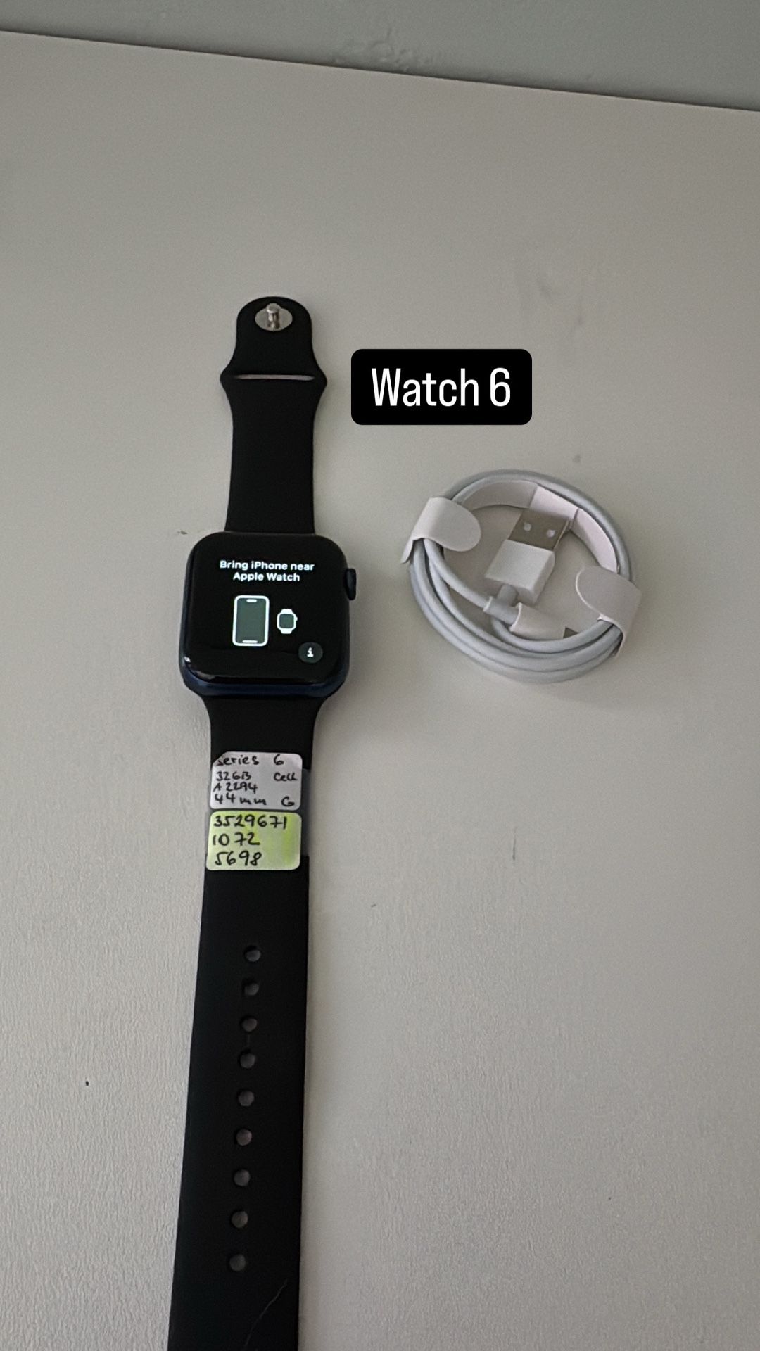 Apple Watch Series 6. Like New. Cellular!