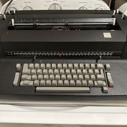 IBM Electronic Vintage Typewriter 