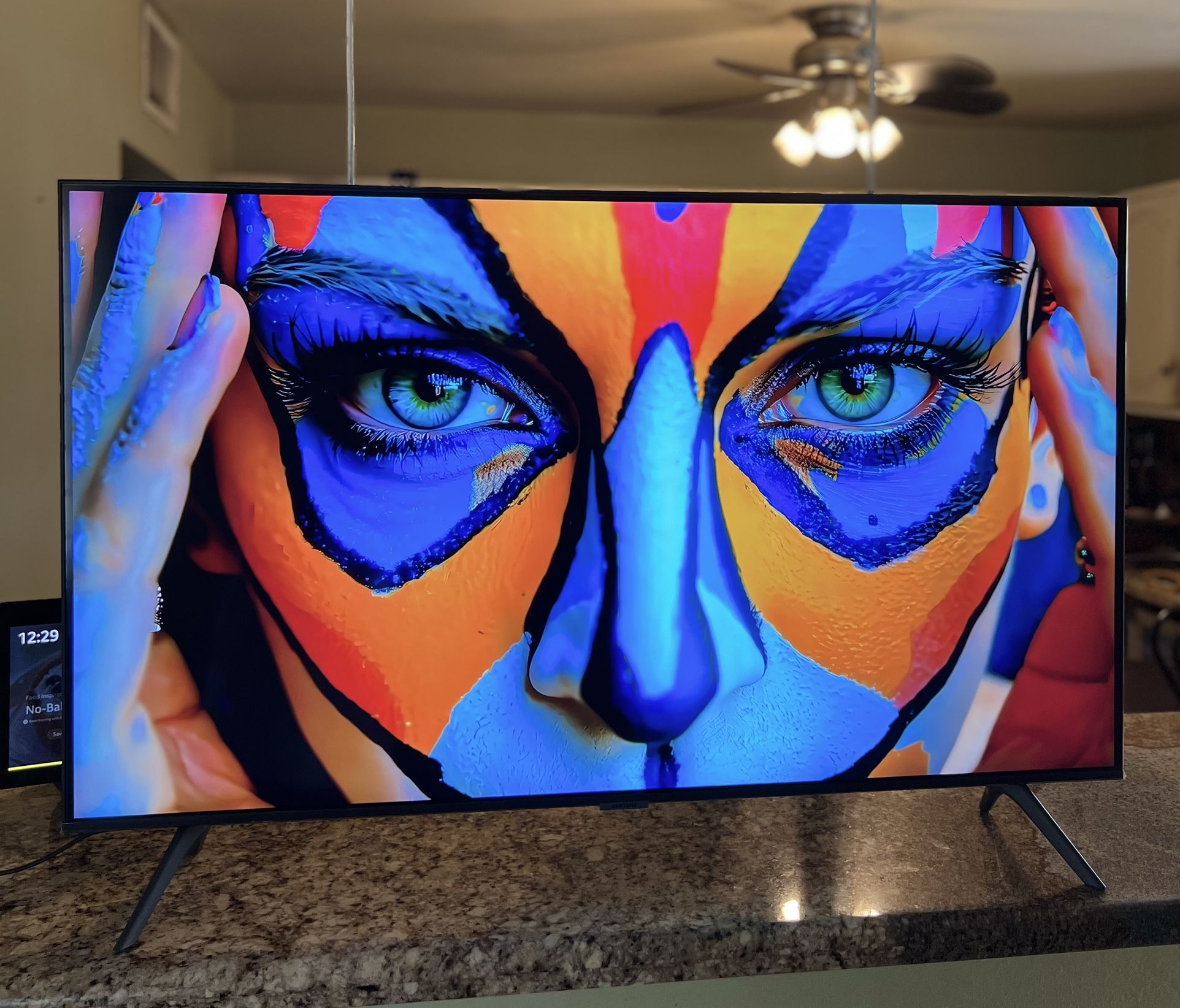 SAMSUNG 43-Inch Class Crystal UHD CU7000 Series  