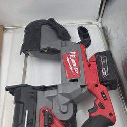 Milwaukee M18 FUEL Cordless Deep Cut Band Saw (2729-20) + battery